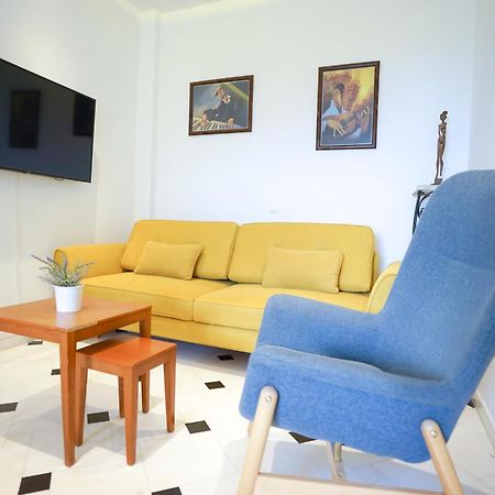 Fira Central Apartments With Veranda Oda fotoğraf